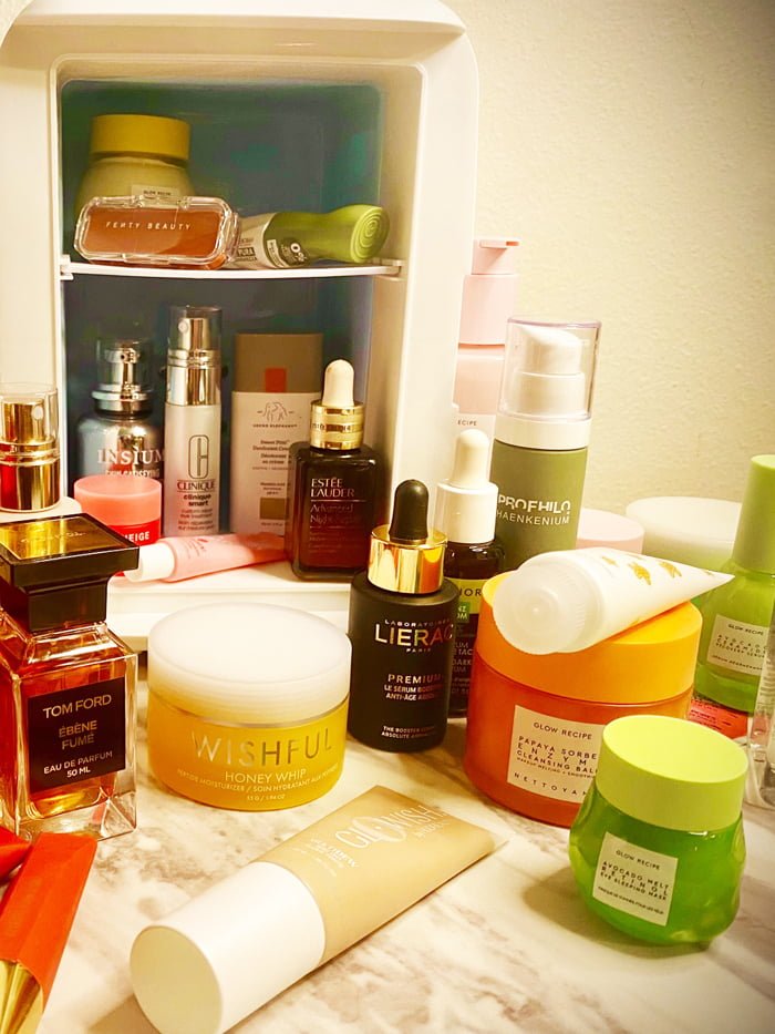 Hey Pretty Beauty Blog Show Me Your Badezimmerschränkli Shanty Vidal Glow Recipe Wishful Huda Beauty Estee Lauder Tom Ford Profilho Insium Lierac Clinique