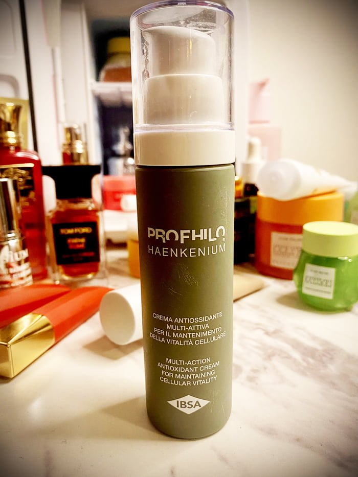 Hey Pretty Beauty Blog Show Me Your Badezimmerschränkli Shanty Vidal Glow Recipe Wishful Huda Beauty Estee Lauder Tom Ford Profilho Insium Lierac Clinique