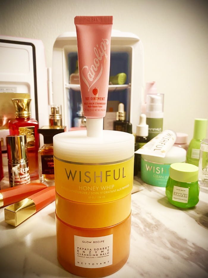 Hey Pretty Beauty Blog Show Me Your Badezimmerschränkli Shanty Vidal Glow Recipe Wishful Huda Beauty Estee Lauder Tom Ford Profilho Insium Lierac Clinique