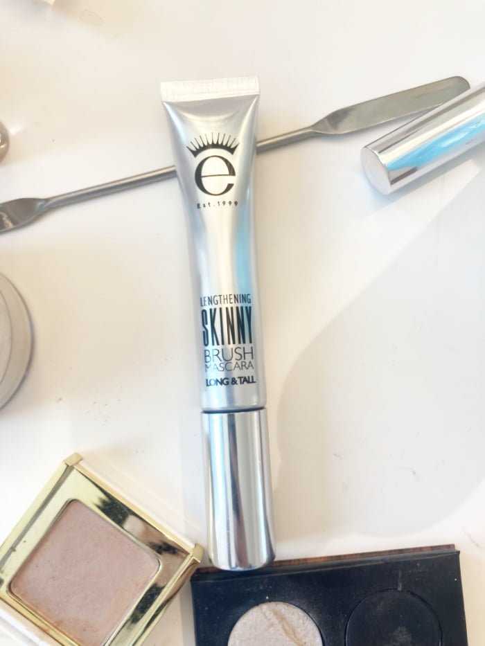 Hey Pretty Beauty Blog Show Me Your Badezimmerschränkli Alina Sara Hediger Make-up Artist Esthetician Beautician Kosmetikerin Eyeko Lenghtening Skinny Brush Mascara