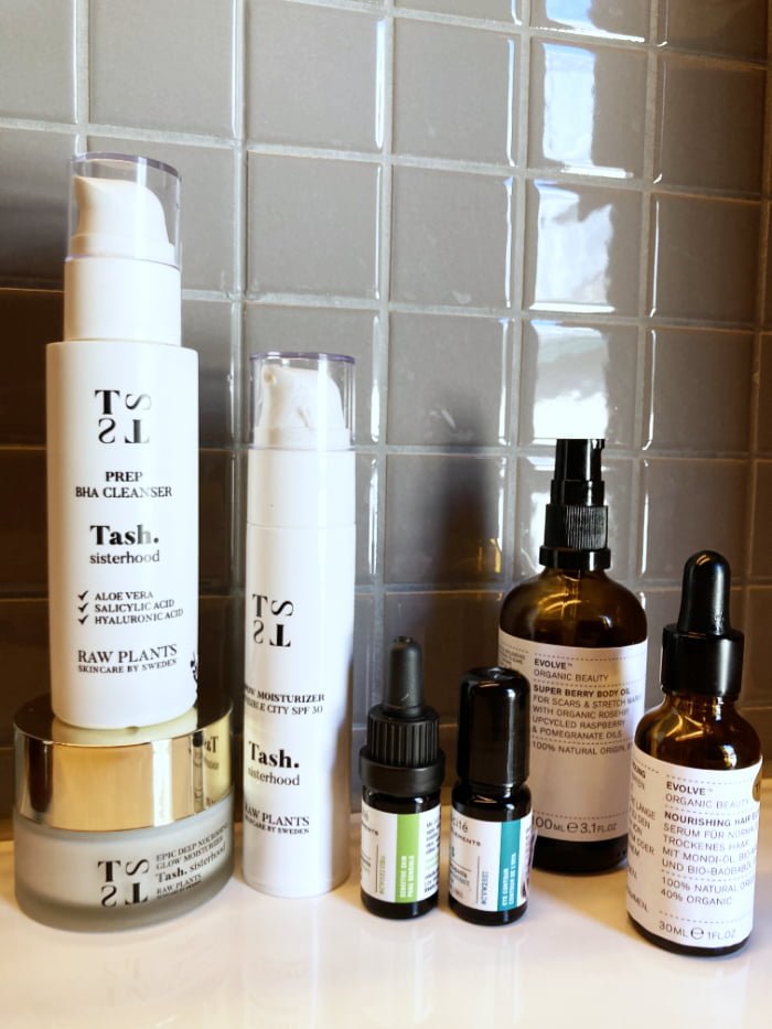 Hey Pretty Beauty Blog Show Me Your Badezimmerschränkli Alina Sara Hediger Make-up Artist Esthetician Beautician Kosmetikerin Tash Sisterhood Evolve Organic Beauty Odacité