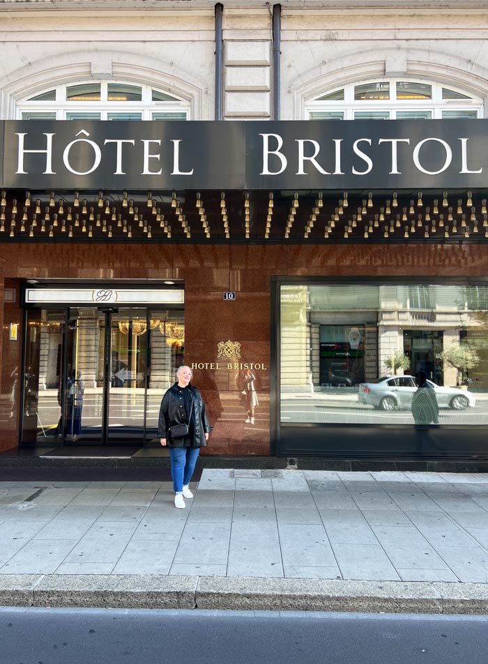 Genf Bristol HotelEingang Steffi