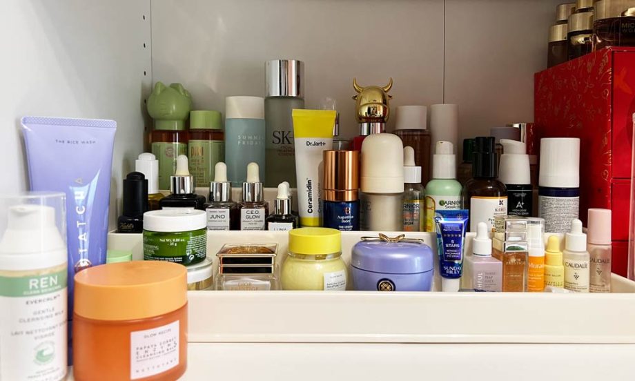 Show Me Your Badezimmerschränkli: Elyzavia Hänzi aka @herbeautypouch – Hey Pretty Beauty Blog Top Shelf