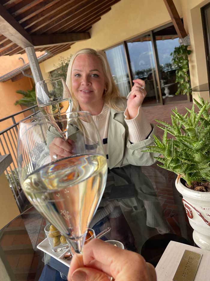 Spa Review zum Frühlingsbeginn: Villa Orselina in Locarno 2 Orselina Hotel Ankunft Drink