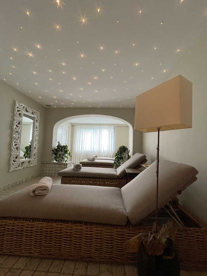 Spa Review zum Frühlingsbeginn: Villa Orselina in Locarno 28 Orselina Spa Ruheraum Liegen