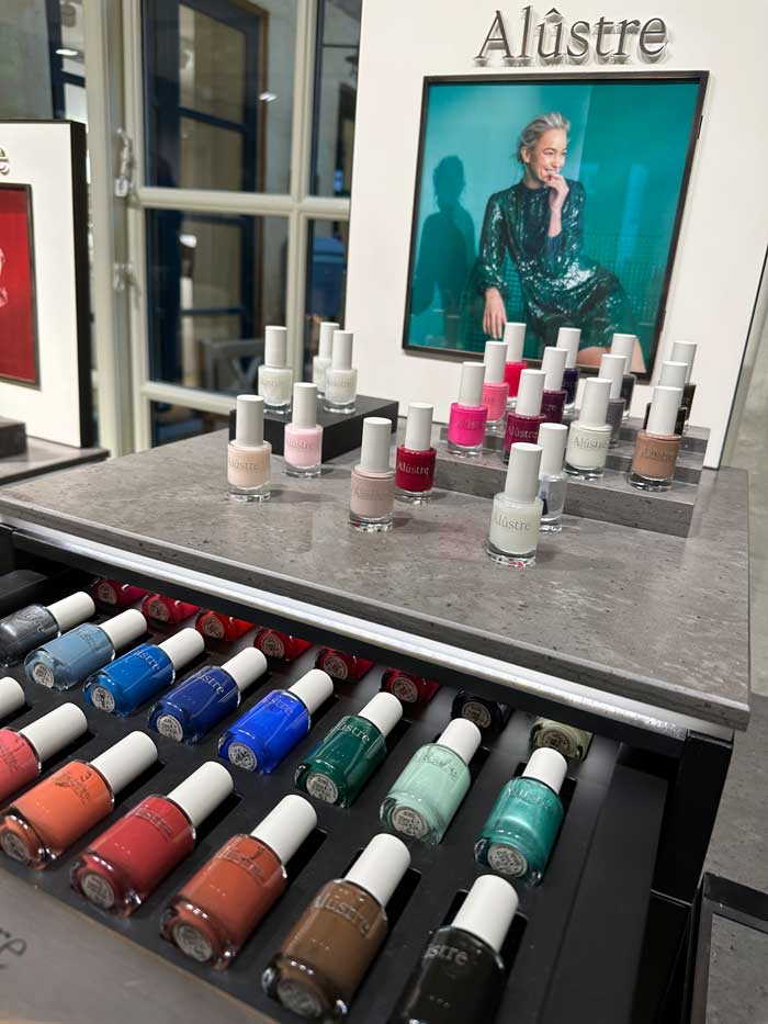 Alustre Atelier NailPolishes Display