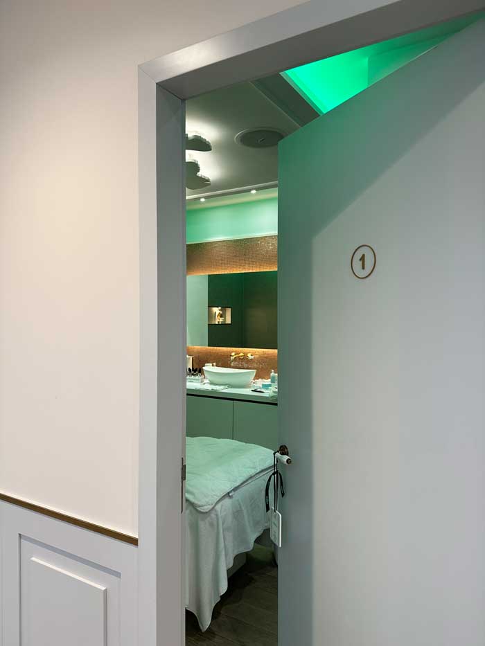 Sisley Spa Treatment RaumOpen