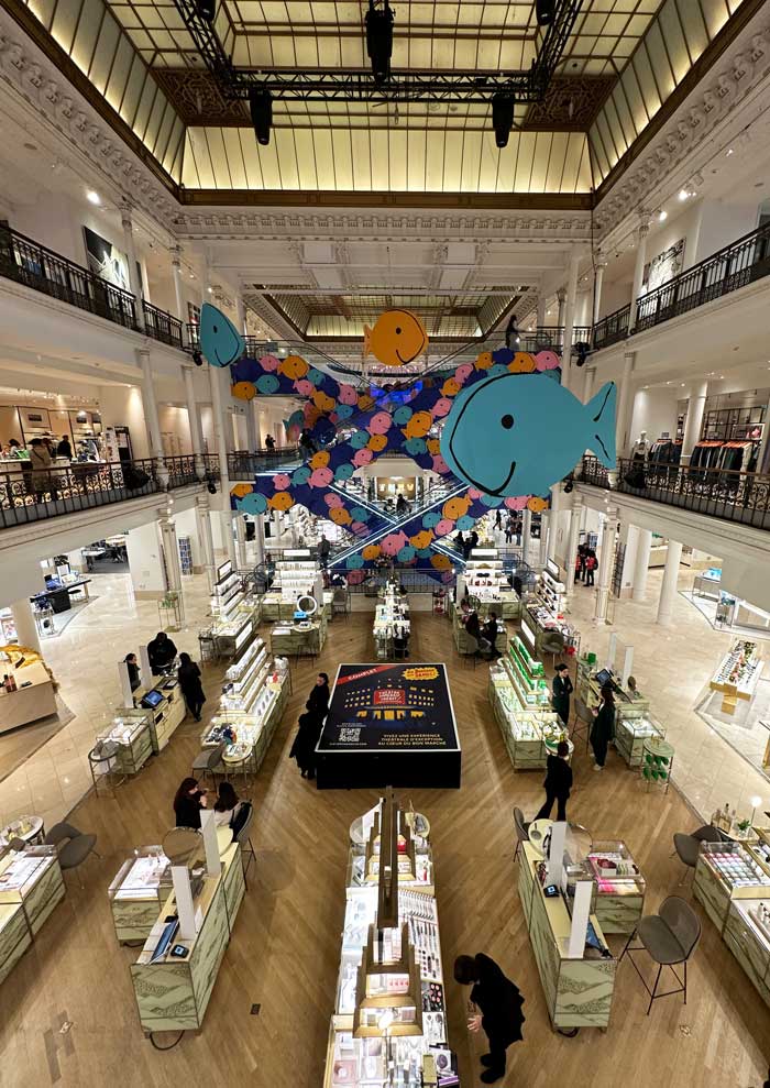 Violette FR BonMarche StoreLichthof