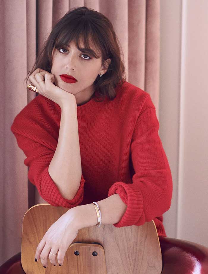 Violette FR Portrait PR RedLips