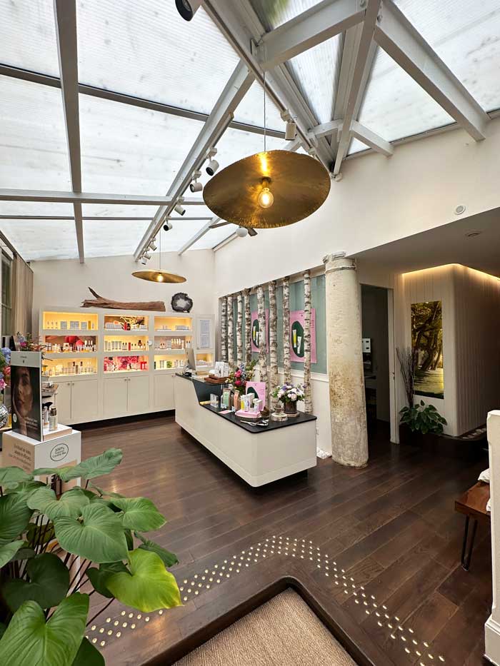 Spa Review: La Maison Dr. Hauschka in Paris 4 MaisonDrHauschka Eingang
