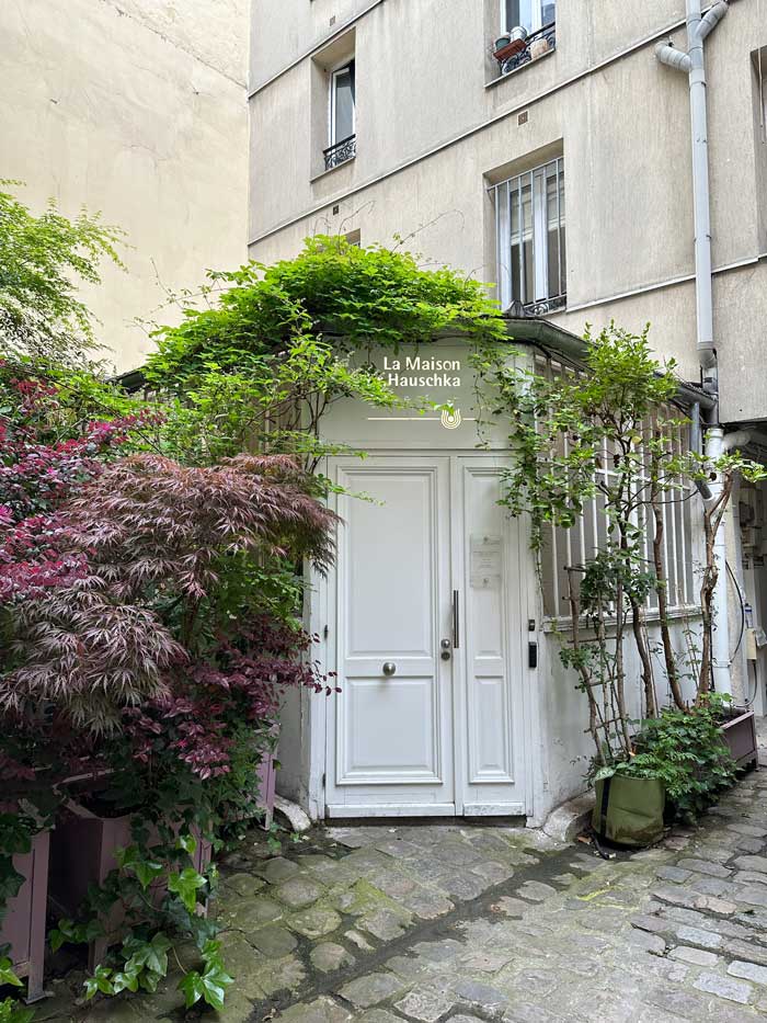 Spa Review: La Maison Dr. Hauschka in Paris 2 MaisonDrHauschka Eingang Tuere
