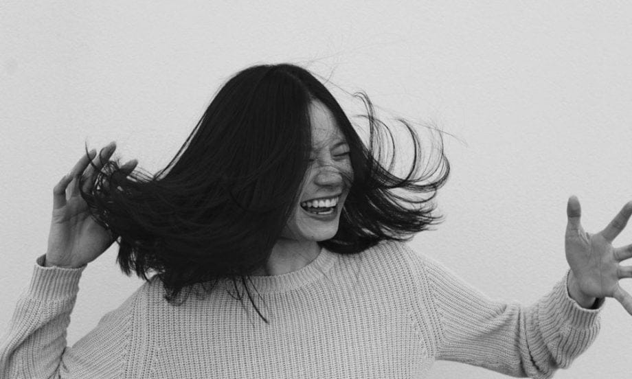 Smile! 9 Tipps für ein strahlendes Lächeln (Hey Pretty Beauty Magazin) – so wirken deine Zähne weisser