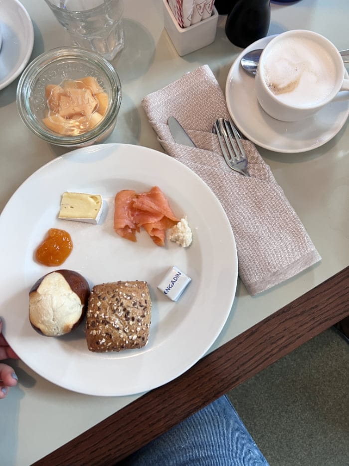 Hey Pretty Beauty Blog Magazine Spa Review Hotel Castell Zuoz Art Weekend Switzerland Wellness Hamam Rassoul