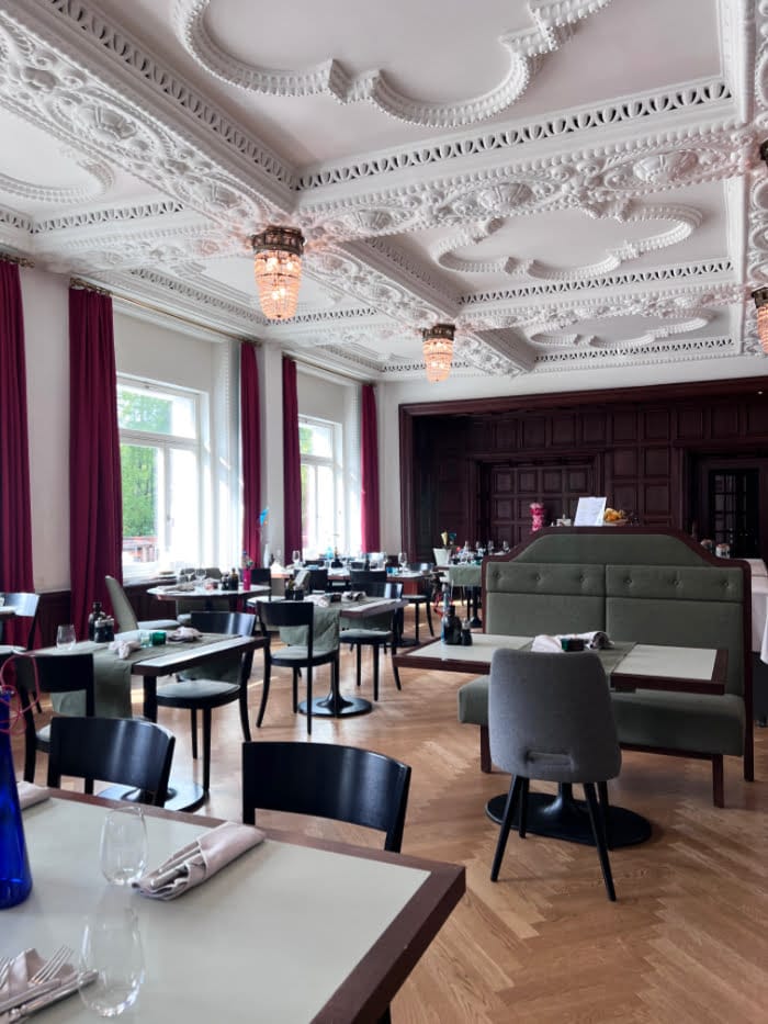 Hey Pretty Beauty Blog Magazine Spa Review Hotel Castell Zuoz Art Weekend Switzerland Wellness Hamam Rassoul