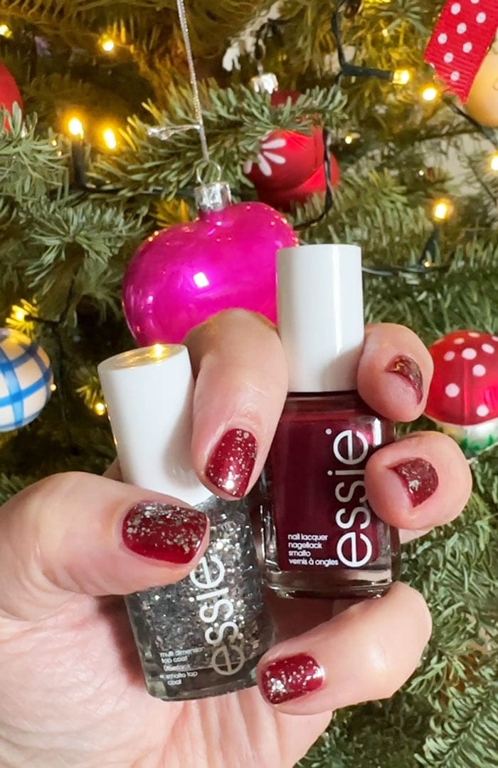 Essie Xmas 2023 Swatch Baum eide
