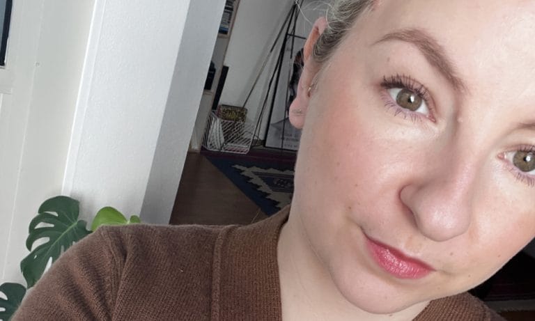 Ready für den Valentinstag: Make-up Tutorial und noch einiges mehr Hey Pretty Beauty Blog Magazine Valentinstag Valentine's Day Nails Make-up Tutorial Selfcare