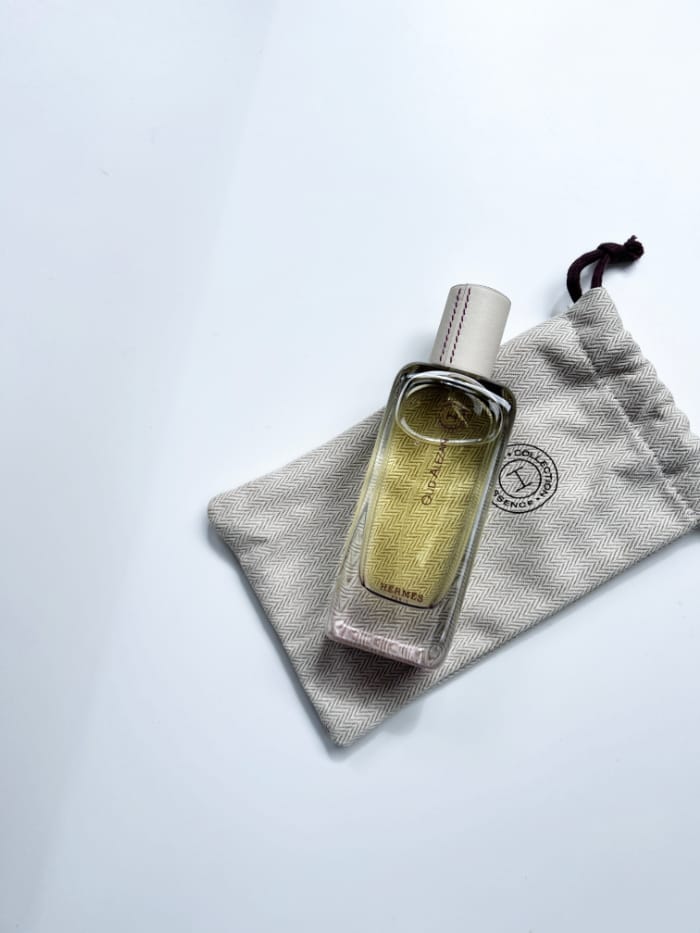 Eine frühlingshafte Duft-Reise mit Hermès Oud Alezan 8 Hey Pretty Beauty Blog Magazine Review Hermes Hermessence Oud Alezan Perfume Eau de Parfum