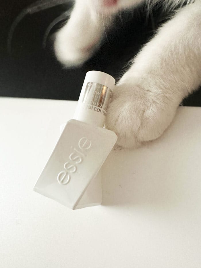 Essie GelCouture TopCoat Outtake Buesi