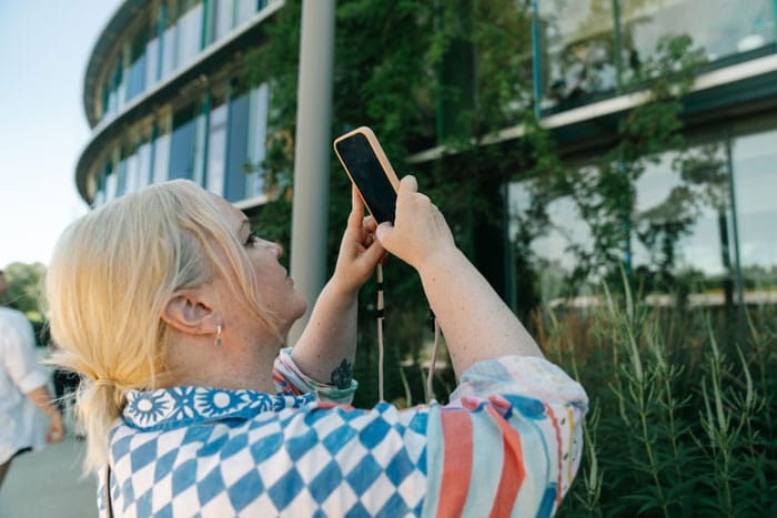 DrHauschka Labor Aussen SteffiFoto Quer