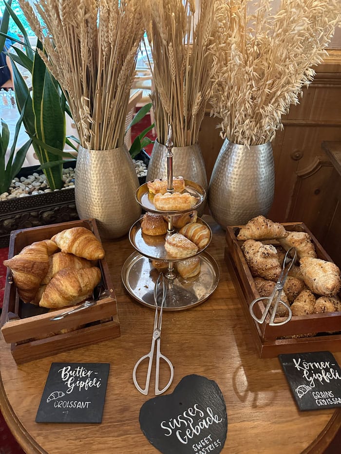 Spa Review: Alpines Wellness-Weekend im Schweizerhof Flims 39 Schweizerhof Flims Essen Zmorgebuffet