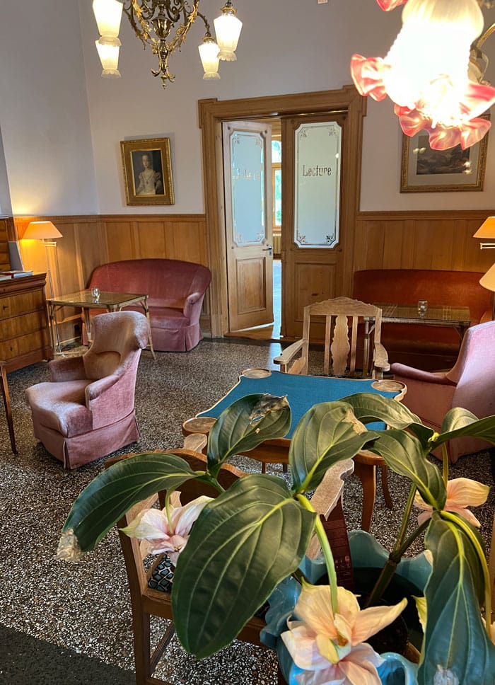 Spa Review: Alpines Wellness-Weekend im Schweizerhof Flims 6 Schweizerhof Flims Hotel Salon