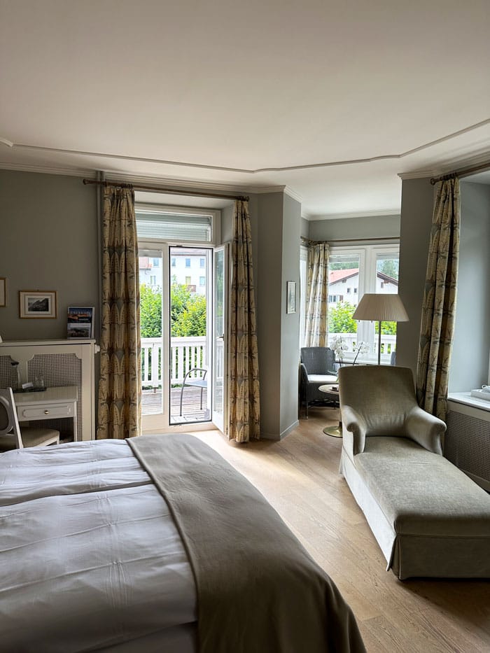 Spa Review: Alpines Wellness-Weekend im Schweizerhof Flims 13 Schweizerhof Flims Hotel Zimmer 2