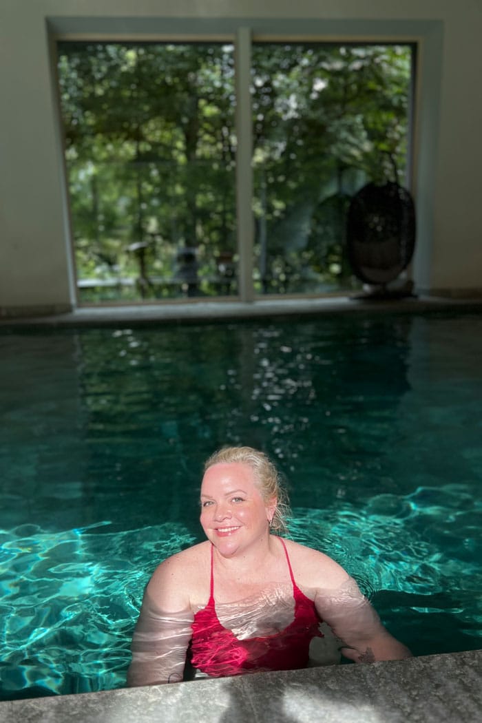 Spa Review: Alpines Wellness-Weekend im Schweizerhof Flims 25 Schweizerhof Flims Spa Pool Steffi