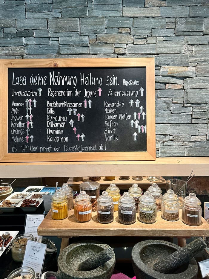 Spa Review: HUBERTUS Mountain Refugio Allgäu 25 Hubertus Essen Ayurveda