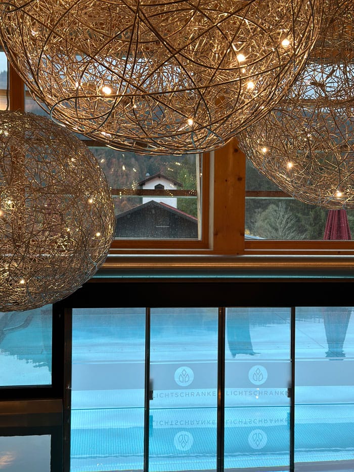 Spa Review: HUBERTUS Mountain Refugio Allgäu 18 Hubertus Spa Pool Mood