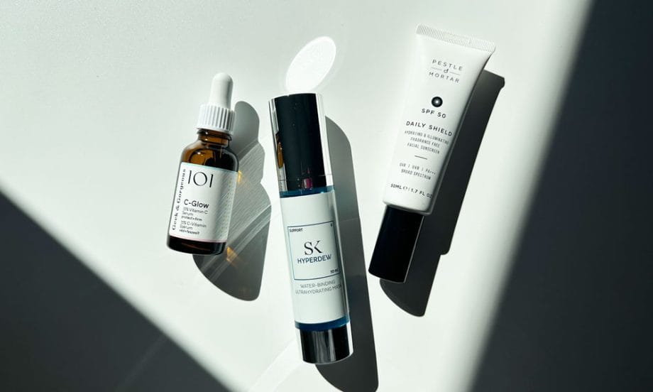 Beauty Quickie with Disruptif: Drei Skincare-Lieblinge für frühlingsfrische Haut Disruptif Beauty Quickie: Drei Lieblinge für mehr Glow (Frühling 2025) von Skintegra, Geek & Gorgeous und Pestle & Mortar (Hey Pretty Beauty Magazin)
