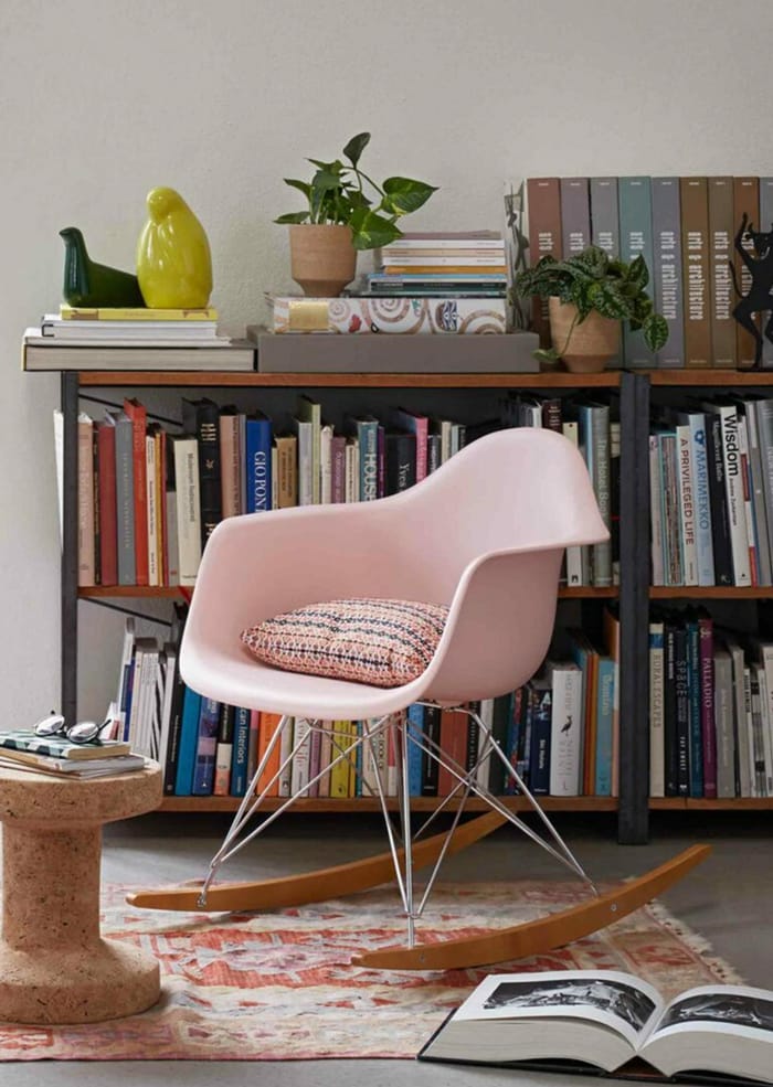 Color Eames Mooris