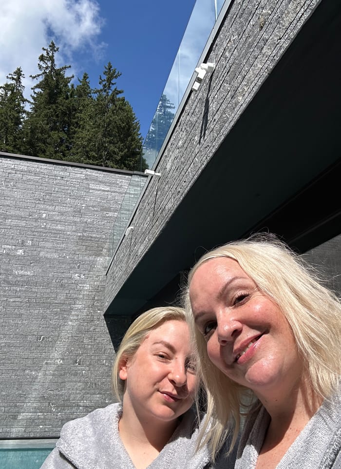 SixSenses Spa SteffiSandra Selfie Aussen 1