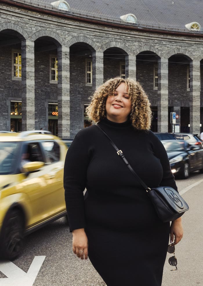 Show Me Your Badezimmeschränkli: Gabriela Holenstein 1 Gabriela Holenstein Portrait