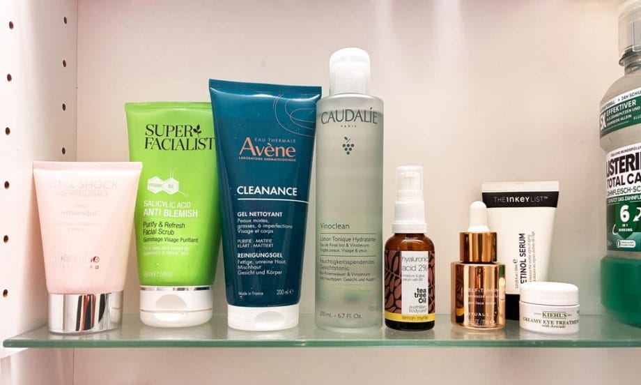 Show Me Your Badezimmeschränkli: Gabriela Holenstein Gabriela Holenstein Teaser