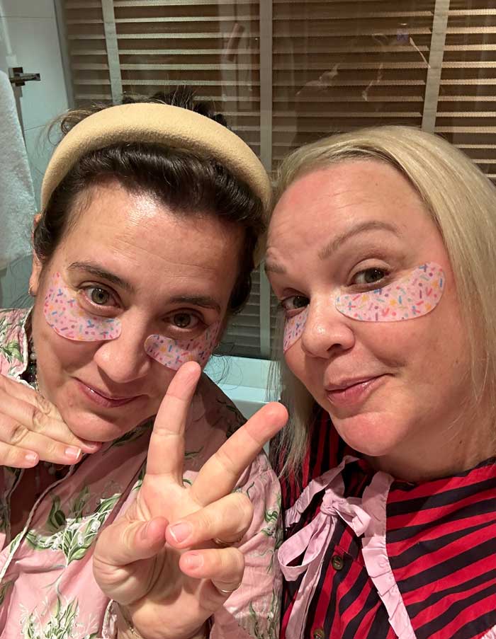 Riva Hotel GirlsNightIn Masken