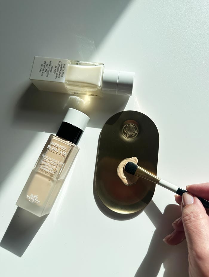 hermes plein air foundation palette with hand