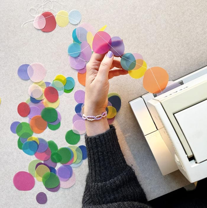 DIY Ideen für den Frühling: 10 schöne Projekte auf Pinterest 11 diy confetti girlande we like mondays 2
