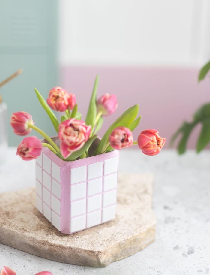 DIY Ideen für den Frühling: 10 schöne Projekte auf Pinterest 15 diy fliesenvase meinfeenstaub 3