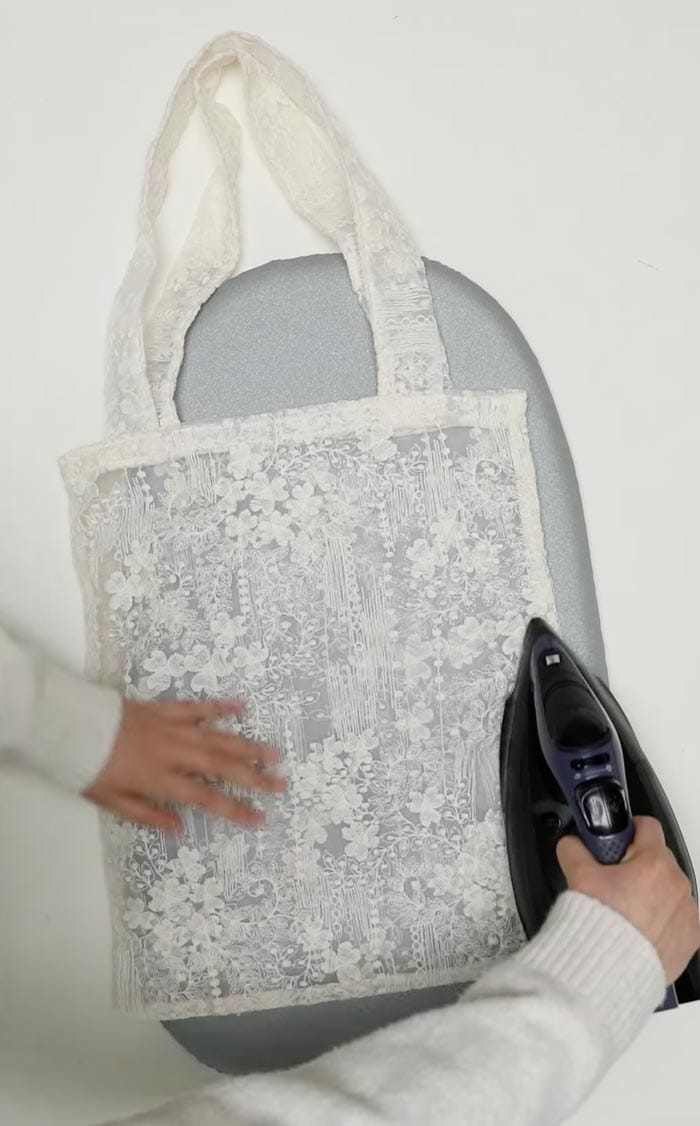 DIY Ideen für den Frühling: 10 schöne Projekte auf Pinterest 17 diy lace tote sewingly carol 2
