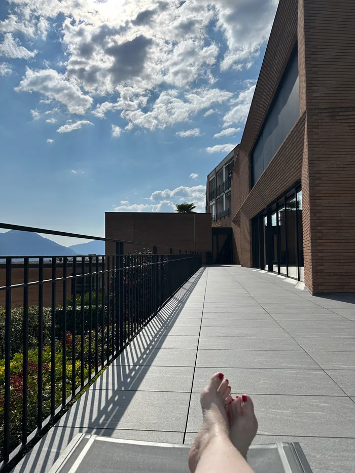 Spa Review mit ordentlich Frühlingssonne: Hotel Belvedere Locarno 31 Belvedere Spa AussenLiege