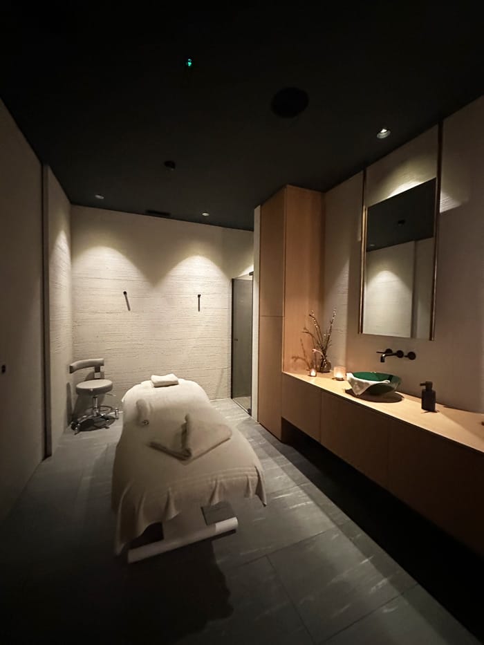Spa Review mit ordentlich Frühlingssonne: Hotel Belvedere Locarno 40 Belvedere Spa Treatment Raum