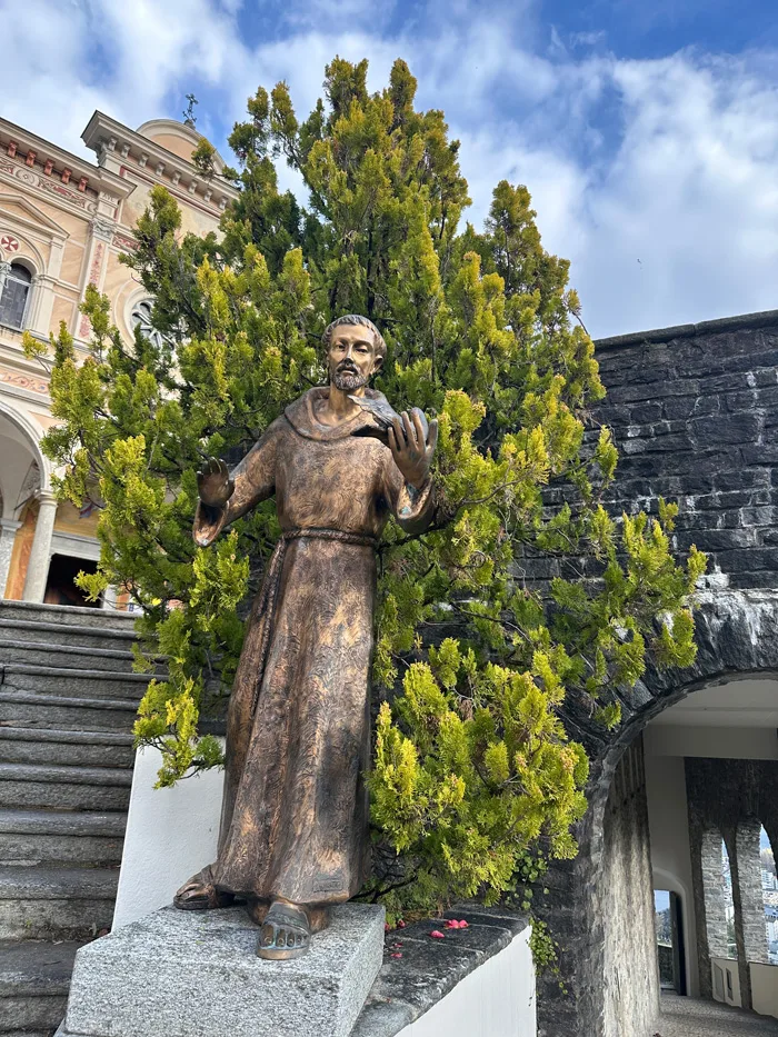 Spa Review mit ordentlich Frühlingssonne: Hotel Belvedere Locarno 58 MadonnaDelSasso Statue