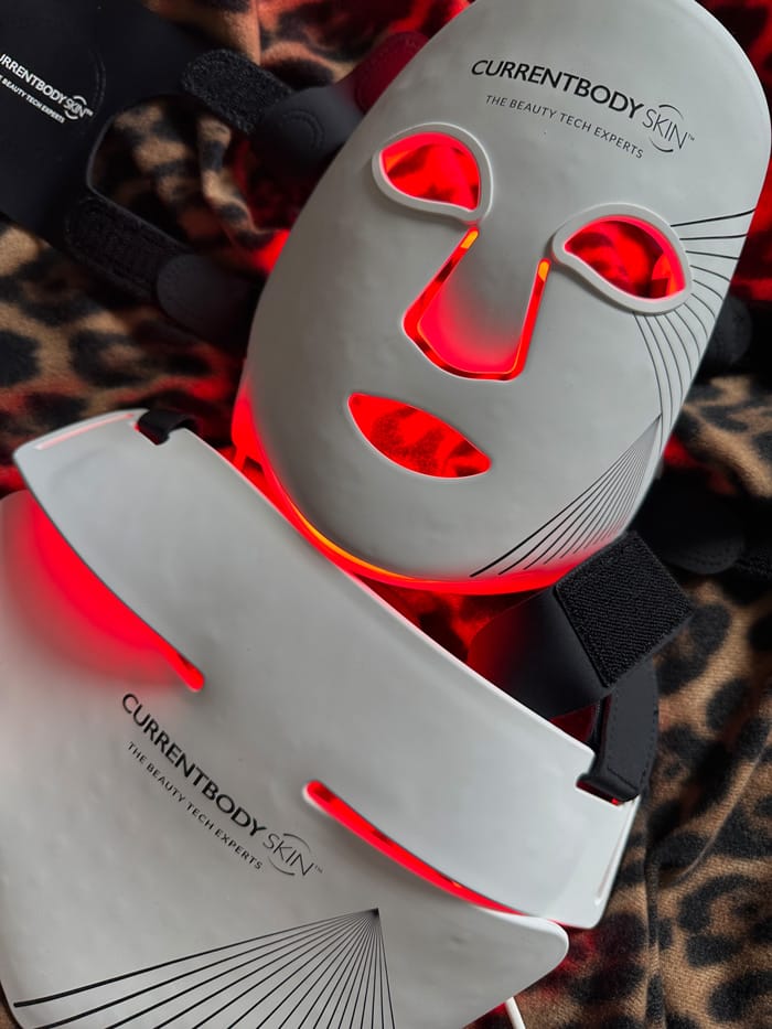 5 Gründe, warum ich immer wieder zu meiner CurrentBody Skin LED Rotlicht Therapie Gesichtsmaske greife 8 Teaser Currentbody LED Maske Face AndNeck