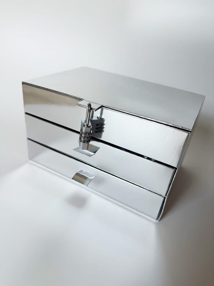 essie liquid diamonds presskit closed