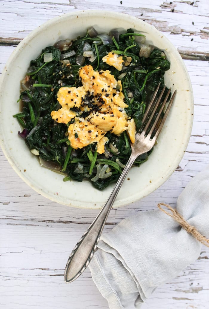 fruehling energie spinatsalat loumalou