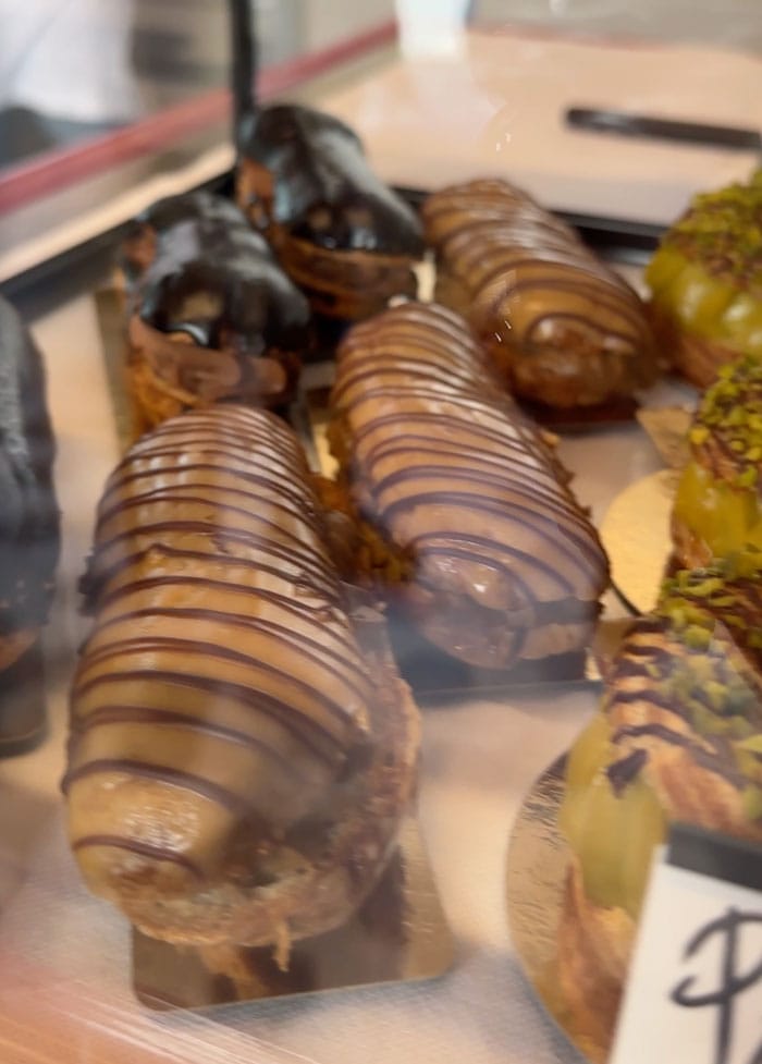 Avie Eclairs
