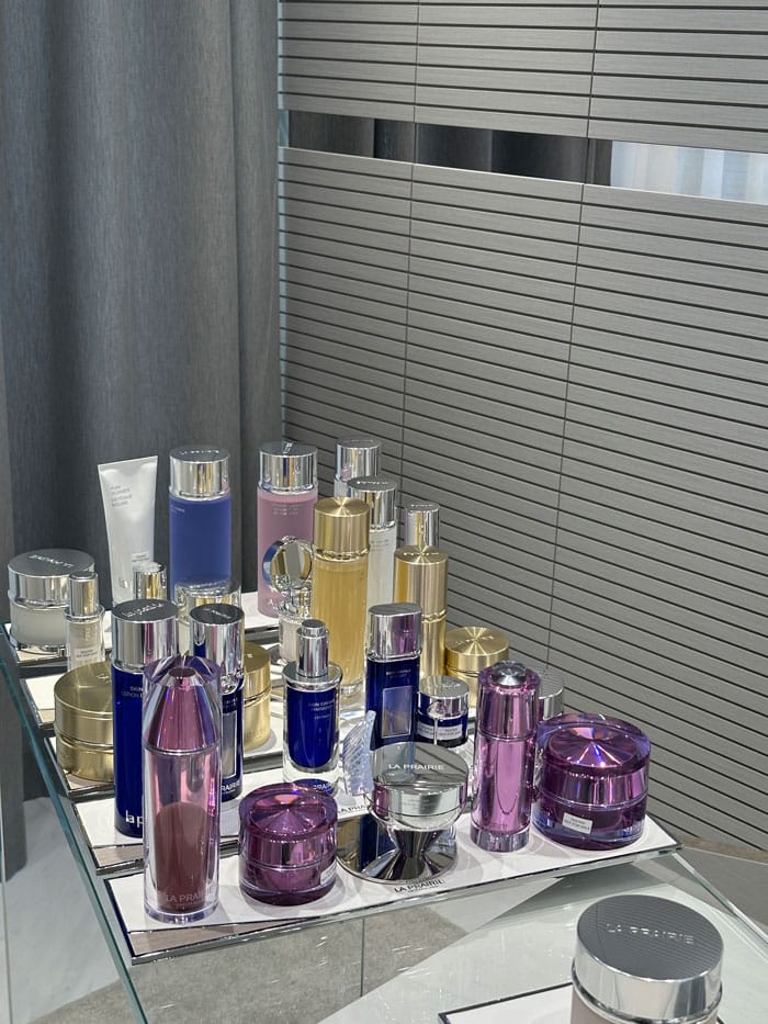 Spa Review: Maison La Prairie in Zürich 7 MaisonLaPrairie Spa Beratungscounter Produkte
