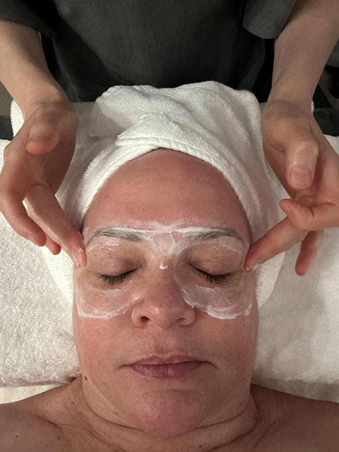 Spa Review: Maison La Prairie in Zürich 12 MaisonLaPrairie Treatment Augenmaske