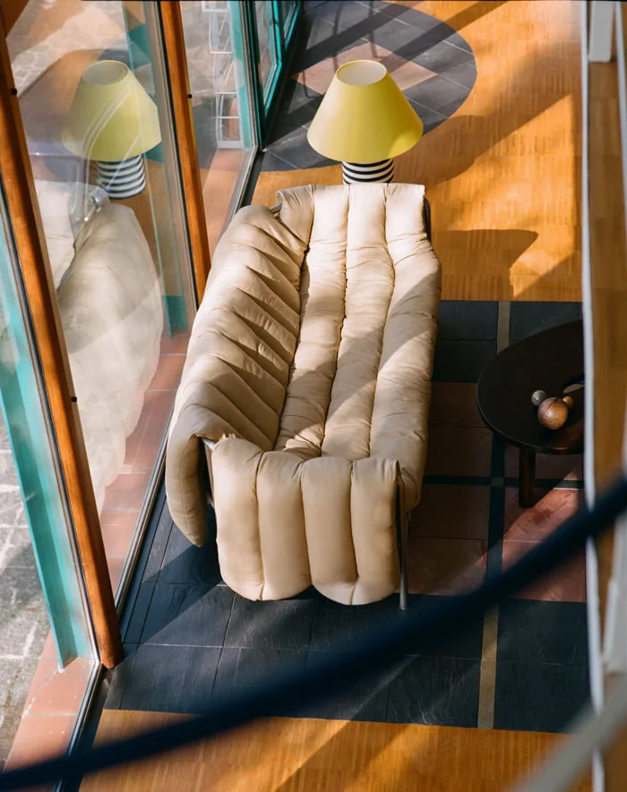 6 coole skandinavische Brands zum Entdecken: Die Hey Pretty Love List 7 hem puffy sofa giulio ghirardi