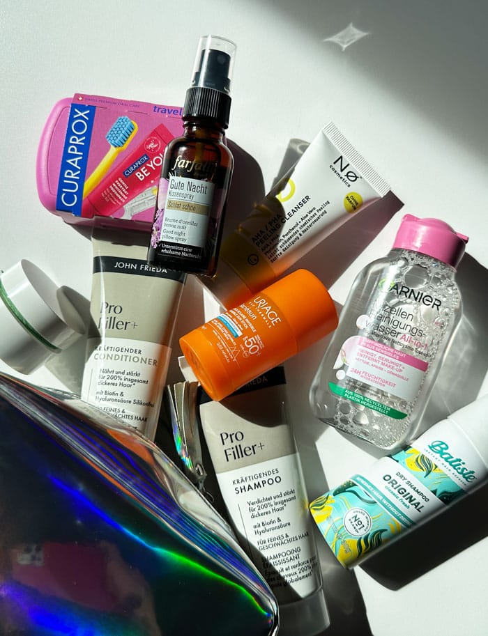 Reisegrössen-Special: Die besten Travel Size Beautyprodukte 2026 1 travel sizes haufen